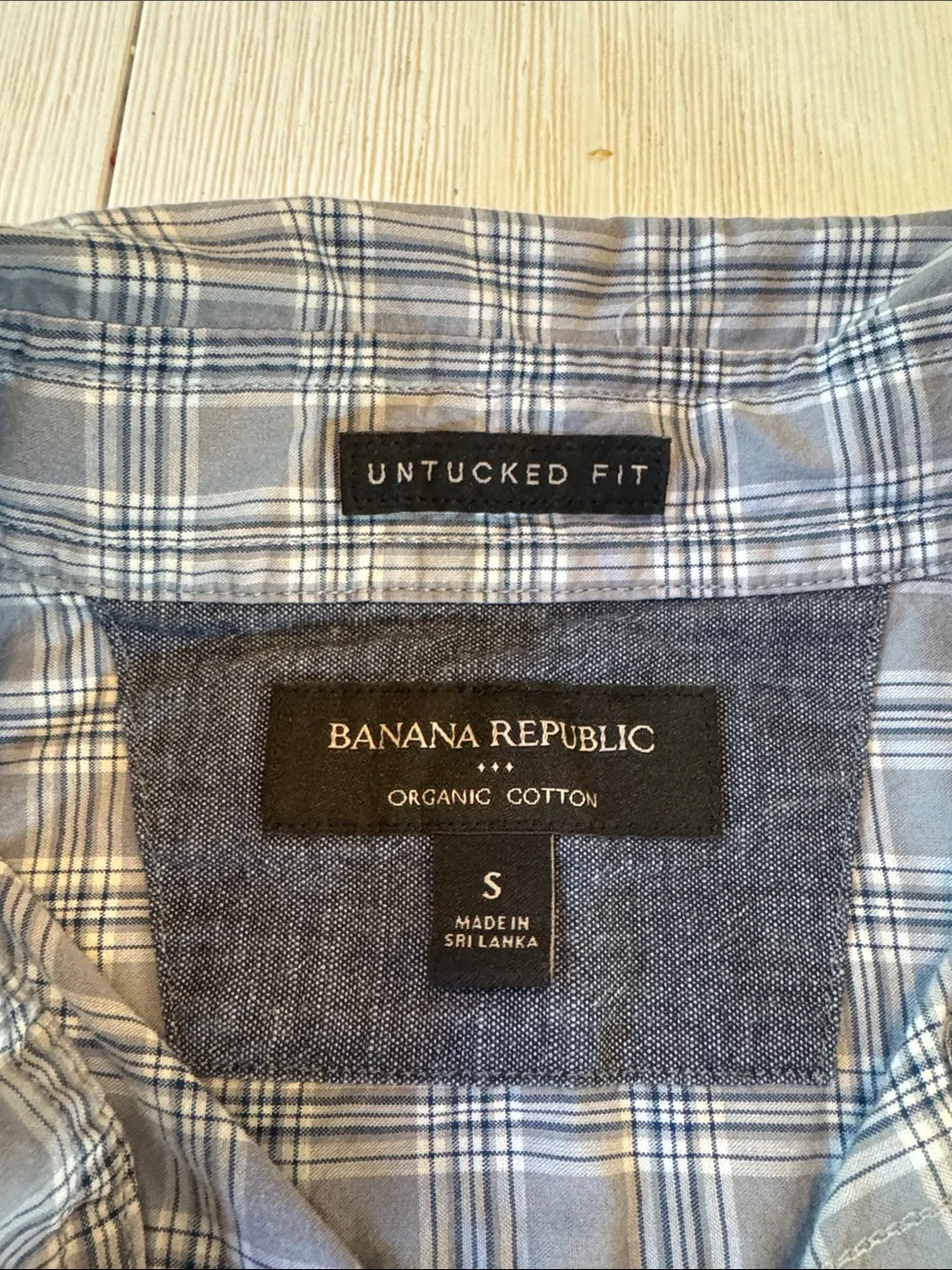 Banana Republic Men's Gray and Blue Plaid Button-Down Shirt